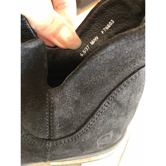 Born Arula Suede Ankle Distressed Side Cutout in Black - 6.5 - Picture 7 of 7